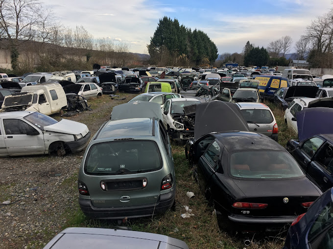 Aperçu des activités de la casse automobile VIGNEAU CASS'AUTO 64 située à ESCOUT (64870)